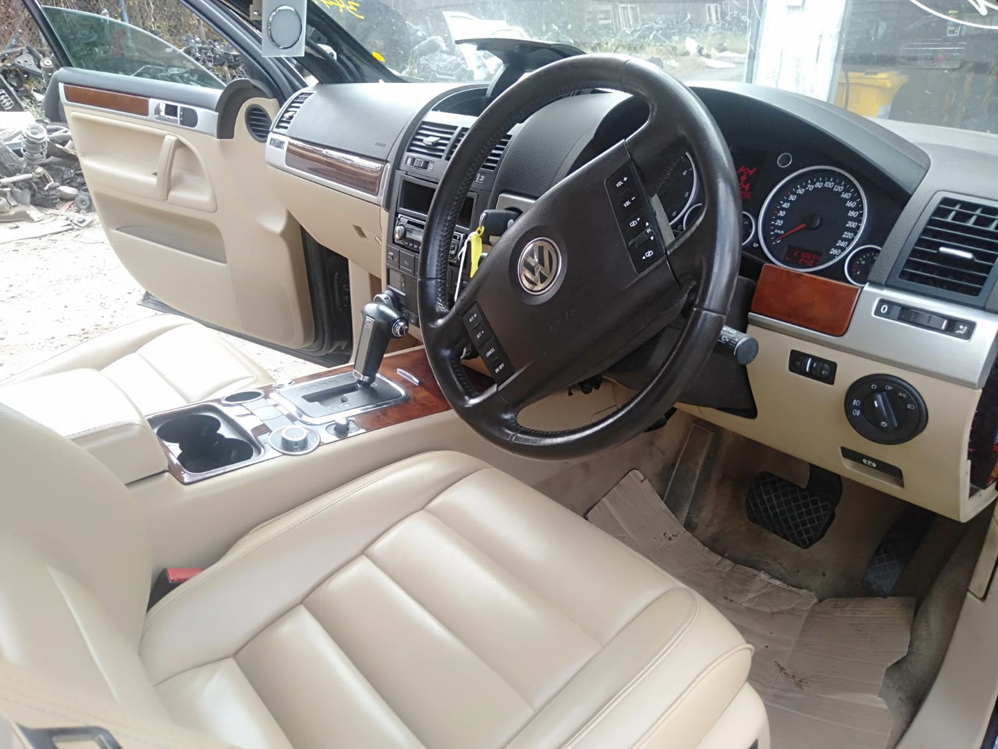 2007 VOLKSWAGEN TOUAREG 7L, W/ MOULD TYPE, 09/03-12/10 7L0833055M LEFT REAR DOOR SLIDING