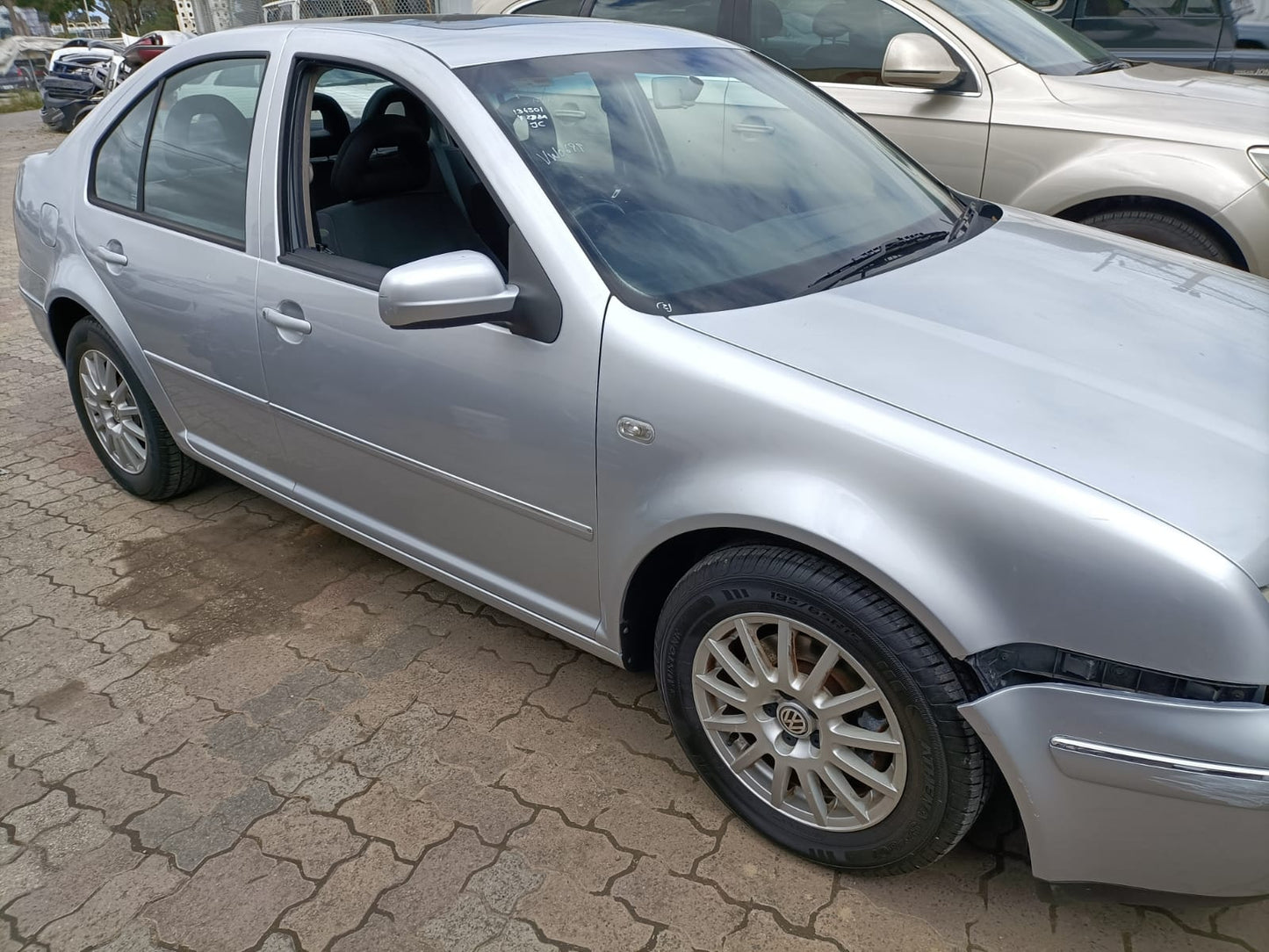 2001 VOLKSWAGEN BORA 1J, 12/99-12/05 1J4831055H LEFT FRONT DOOR