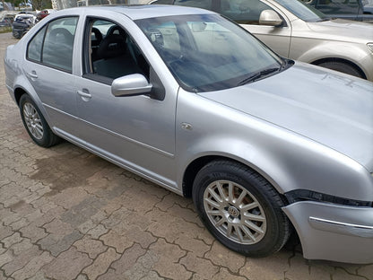 2001 VOLKSWAGEN BORA 1J, 12/99-12/05 1J4831055H LEFT FRONT DOOR