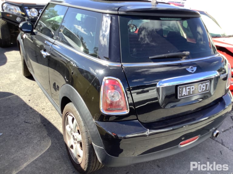 2010 MINI COOPER R56, HATCH, CLEAR INDICATOR TYPE, 02/07-09/10 63212757009 LEFT TAILLIGHT