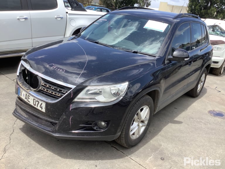 2011 VOLKSWAGEN TIGUAN 5N, 05/08-08/16 5N0831055B LEFT FRONT DOOR