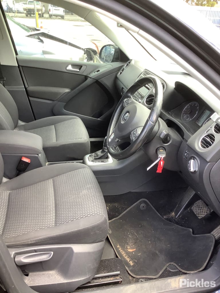 2011 VOLKSWAGEN TIGUAN 5N, MANUAL FOLD (6XN), HEATED TYPE, 05/08-08/16  LEFT DOOR MIRROR