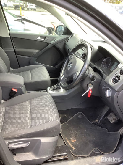 2011 VOLKSWAGEN TIGUAN AUTO T/M, PETROL, 5N, 05/08-08/16 5N2713025D GEAR STICK SHIFTER