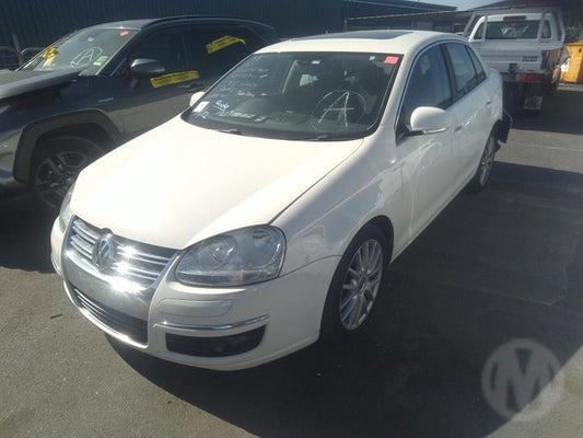 2008 VOLKSWAGEN JETTA 1KM, 02/06-07/11 1K5831105F LEFT FRONT DOOR