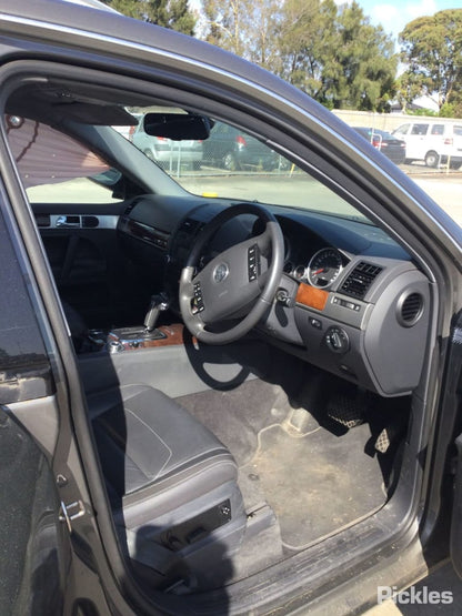 2010 VOLKSWAGEN TOUAREG 7L, 09/03-12/10 7L6947105A COURTESY LIGHT