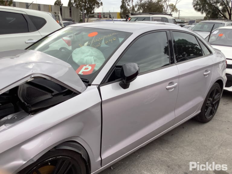 2014 AUDI A3 8V, A3, SEDAN, MANUAL FOLD, NON LANE CHANGE ASSIST TYPE (6XC/7Y0), 11/13-10/20 8V5857409C LEFT DOOR MIRROR