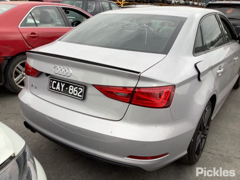 2014 AUDI A3 8V, A3, SEDAN, MANUAL FOLD, NON LANE CHANGE ASSIST TYPE (6XC/7Y0), 11/13-10/20 8V5857409C LEFT DOOR MIRROR