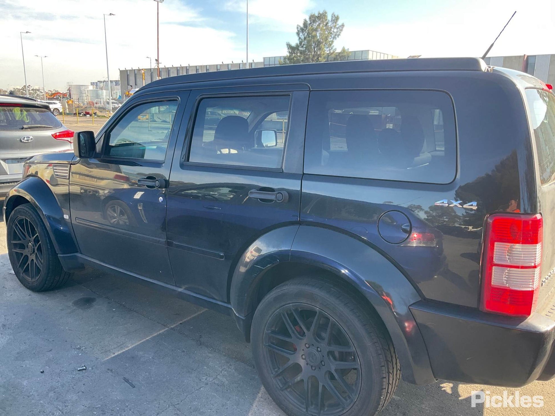 2011 DODGE NITRO KA, 06/07-12/11  LEFT REAR DOOR