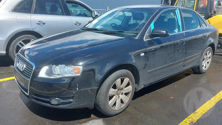 Wrecking 2006 AUDI A4 for Used Parts AU1528