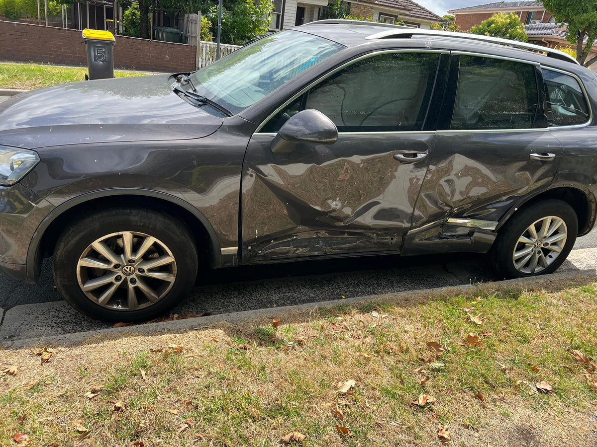 Wrecking 2012 VOLKSWAGEN TOUAREG for Used Parts VW1532
