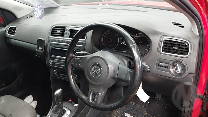 2014 VOLKSWAGEN POLO RIGHT FRONT DOOR LOCK, 6R, P/N 5K2837016H, 05/10-09/17 5K2837016H DOOR BOOT GATE LOCK
