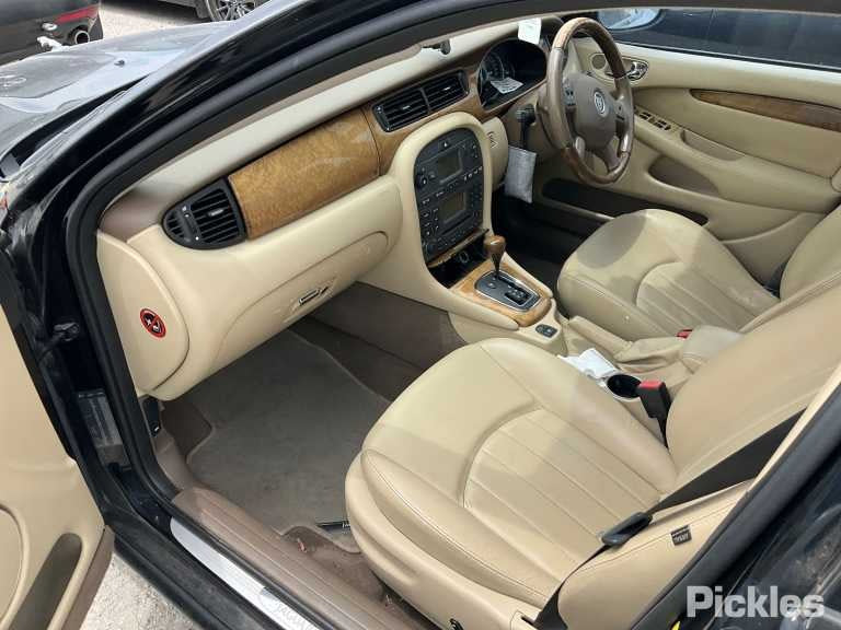 Wrecking 2006 JAGUAR X TYPE for Used Parts JG1537