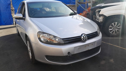 2011 VOLKSWAGEN GOLF GEN 6, 5DR HATCH, 10/08-03/13 5K4831055H LEFT FRONT DOOR