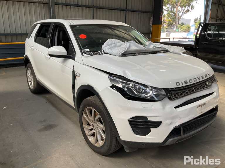 Wrecking 2019 LAND ROVER DISCOVERY SPORT for Used Parts LR1550