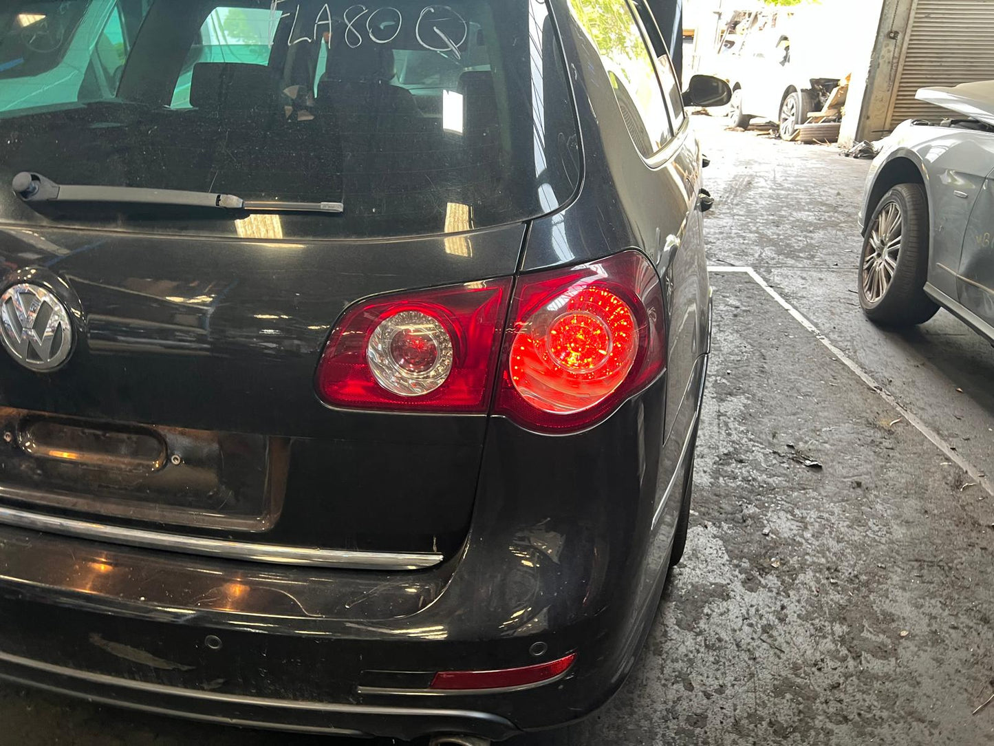 2010 VOLKSWAGEN PASSAT 3C/MK6 B6, SEDAN/WAGON, W/ PARK SENSOR, NON H/LAMP WASHER TYPE, 03/06-09/10 3C0807217AH FRONT BUMPER