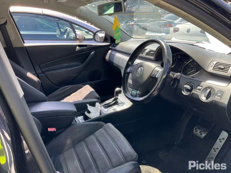 2010 VOLKSWAGEN PASSAT 3C/MK6 B6, SEDAN/WAGON, W/ PARK SENSOR, NON H/LAMP WASHER TYPE, 03/06-09/10 3C0807217AH FRONT BUMPER