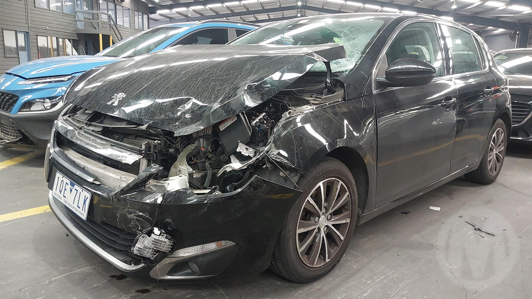 Wrecking 2015 PEUGEOT 308 for Used Parts PG1572