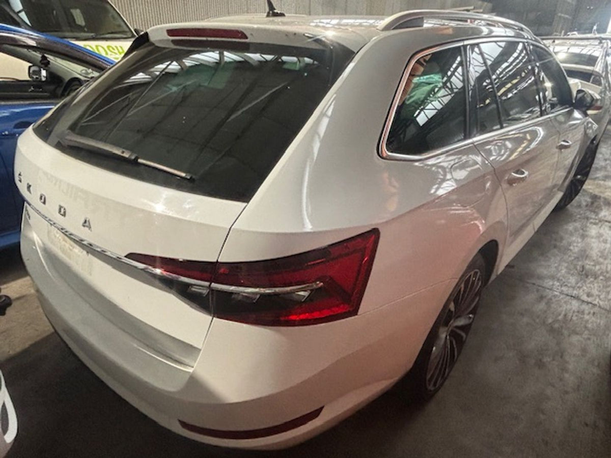 Wrecking 2022 SKODA SUPERB for Used Parts SK1590
