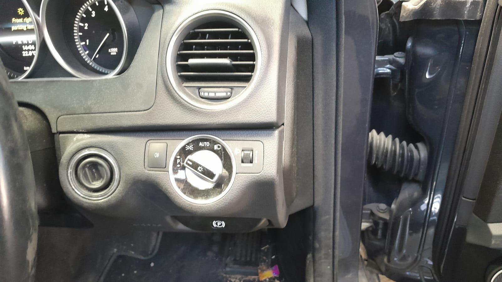 2013 MERCEDES C CLASS W204, P/N A2046801098, 05/11-01/15 A2046800210 GLOVE BOX