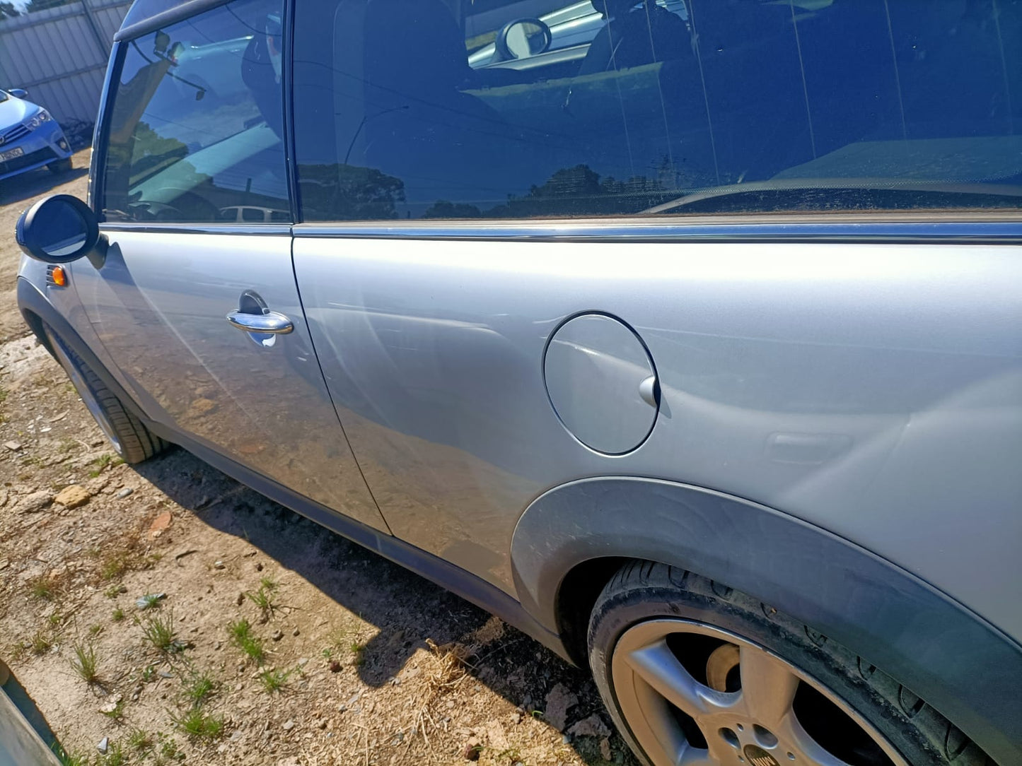 2009 MINI COOPER R55/R56/R57, 03/07-05/15 41352754726 RIGHT GUARD