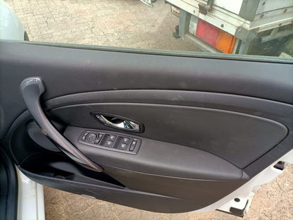 2016 RENAULT MEGANE HEAD UNIT, KNOB ON CENTRE, X32/X95, 07/14-05/16 281157698R RADIO CD DVD SAT TV