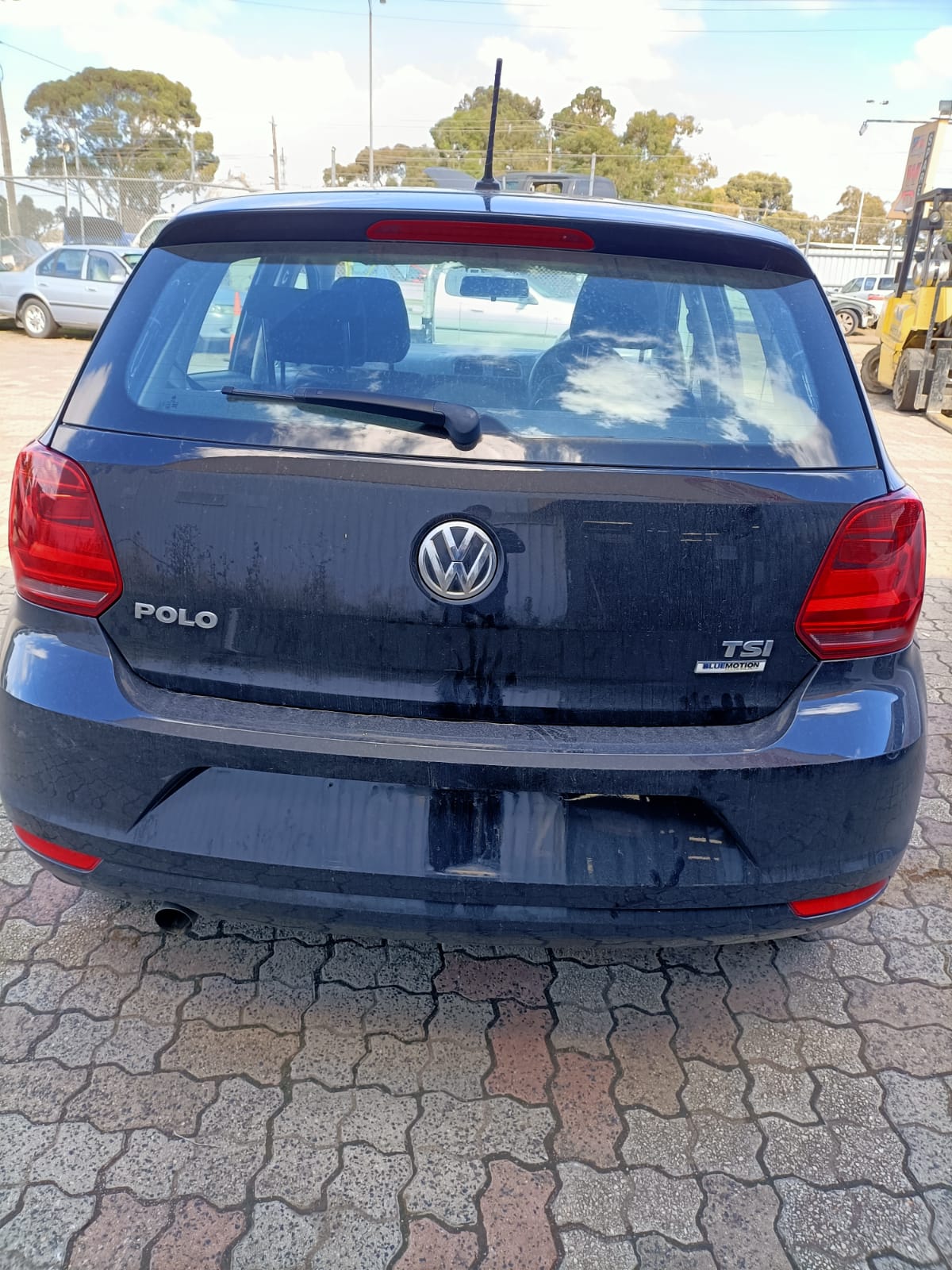 2015 VOLKSWAGEN POLO 6R, COMFORTLINE/TRENDLINE, RED INSERT TYPE, 05/14-09/17 6C0945095L LEFT TAILLIGHT