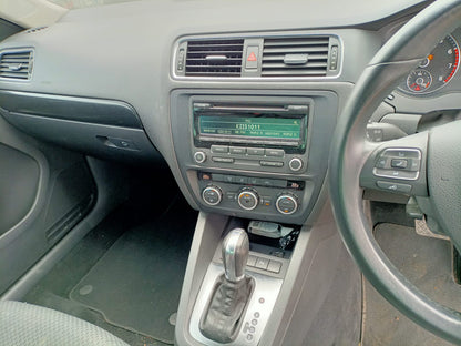 2013 VOLKSWAGEN JETTA 1B, 02/11-12/17 5C6831055B LEFT FRONT DOOR