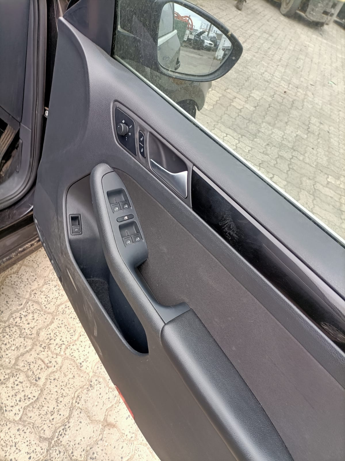 2013 VOLKSWAGEN JETTA 1B, W/ PARK SENSORS TYPE, 02/11-10/14 5C6807417 REAR BUMPER