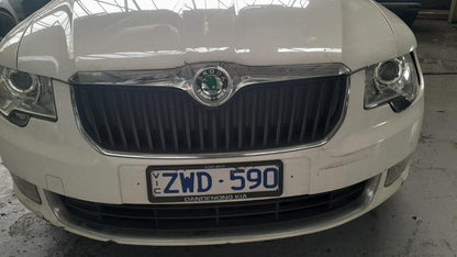 2011 SKODA SUPERB BOOTLID LAMP (LH SIDE), 3T, 03/09-06/14 3T5945107 REAR GARNISH