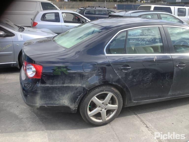 2010 VOLKSWAGEN JETTA REINFORCEMENT, 1KM, 02/06-07/11  F BAR REINFORC BRACK