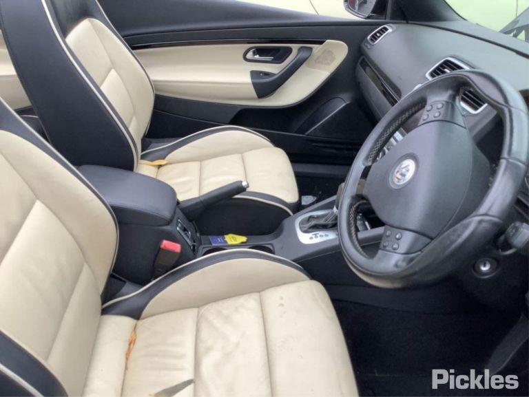 2008 VOLKSWAGEN EOS RIGHT FRONT DOOR LOCK, 1F, 02/07-12/14 1P2837016 DOOR BOOT GATE LOCK