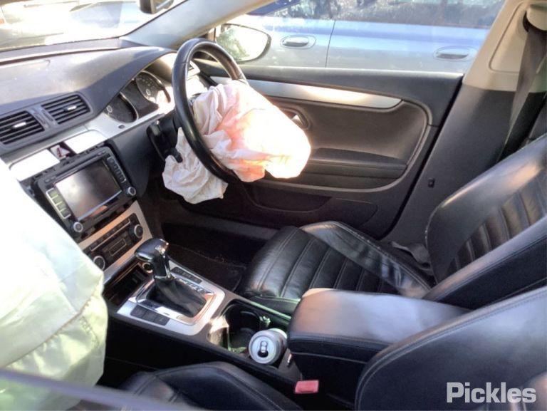 2010 VOLKSWAGEN PASSAT LEFT FRONT DOOR LOCK, 3CC, SEDAN, NON KEYLESS TYPE, 01/09-06/12 5N2837015C DOOR BOOT GATE LOCK