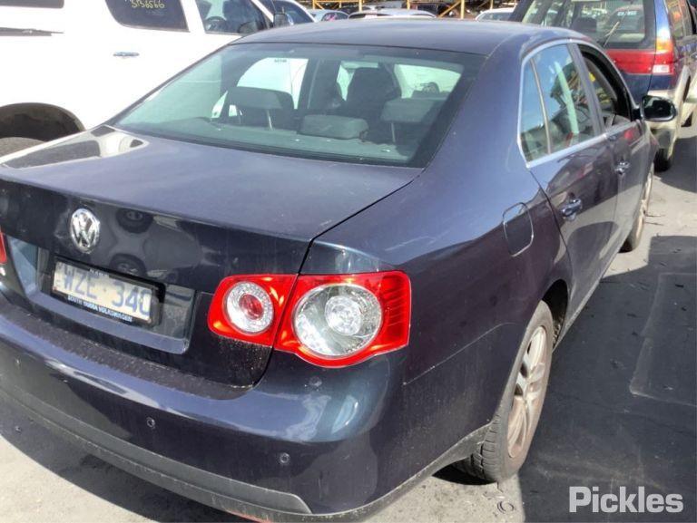 2008 VOLKSWAGEN JETTA RH SIDE, 1KM, 02/06-07/11 1K5945093H REAR GARNISH