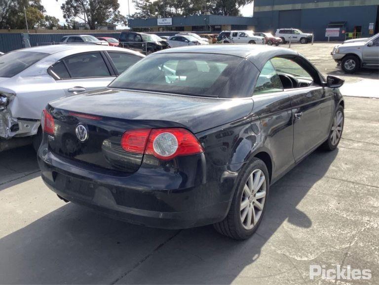 2008 VOLKSWAGEN EOS LEFT FRONT DOOR LOCK, 1F, 02/07-12/14 1P2837015 DOOR BOOT GATE LOCK