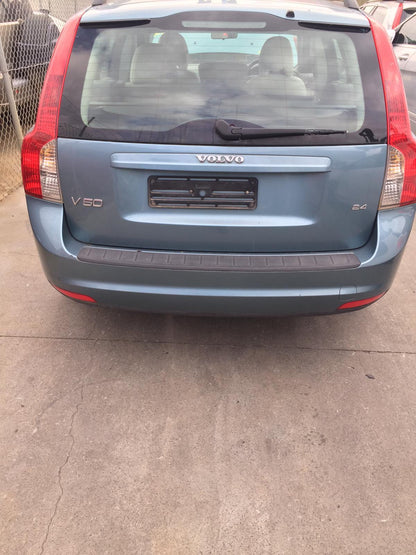 2008 VOLVO V50 LEFT FRONT DOOR LOCK, NON KEYLESS TYPE, 03/04-08/12 31253649 DOOR BOOT GATE LOCK