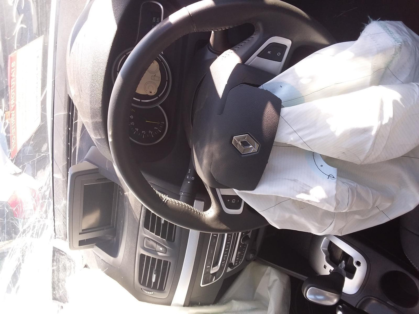 2013 RENAULT MEGANE DISPLAY UNIT, SAT NAV TYPE, X32/X95, 07/13-06/14 259153411R RADIO CD DVD SAT TV