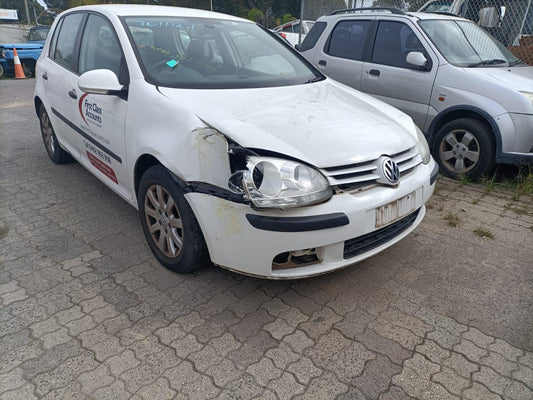 Wrecking 2008 VOLKSWAGEN GOLF for Used Parts VW0776