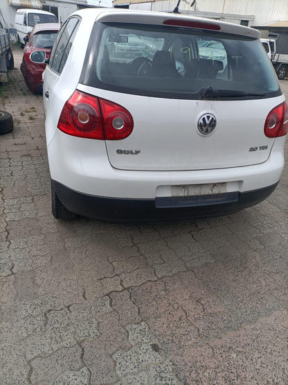 Wrecking 2008 VOLKSWAGEN GOLF for Used Parts VW0776
