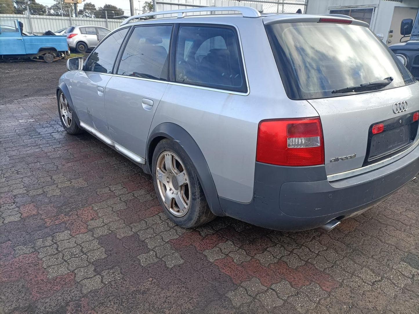 2003 AUDI A6 C5, FRONT, W/ SUNROOF TYPE, 01/02-12/05 4B0947303K COURTESY LIGHT