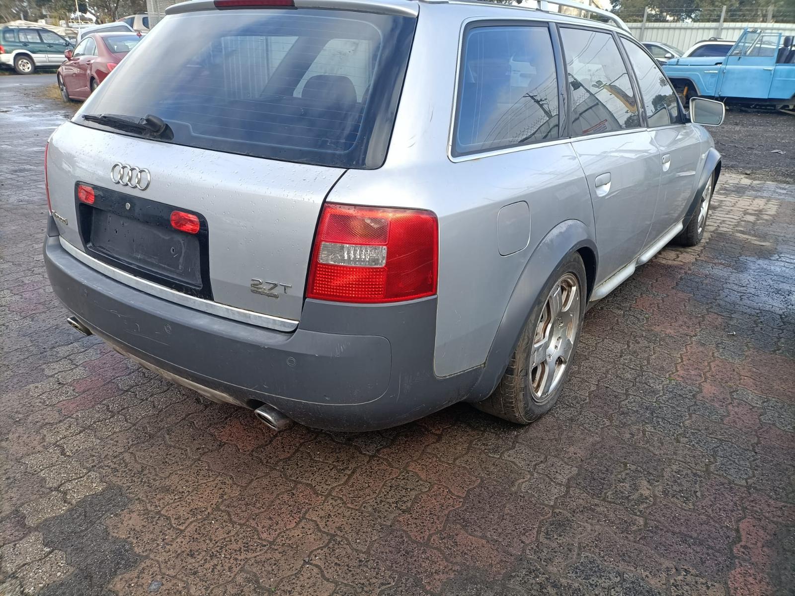 2003 AUDI A6 C5, FRONT, W/ SUNROOF TYPE, 01/02-12/05 4B0947303K COURTESY LIGHT