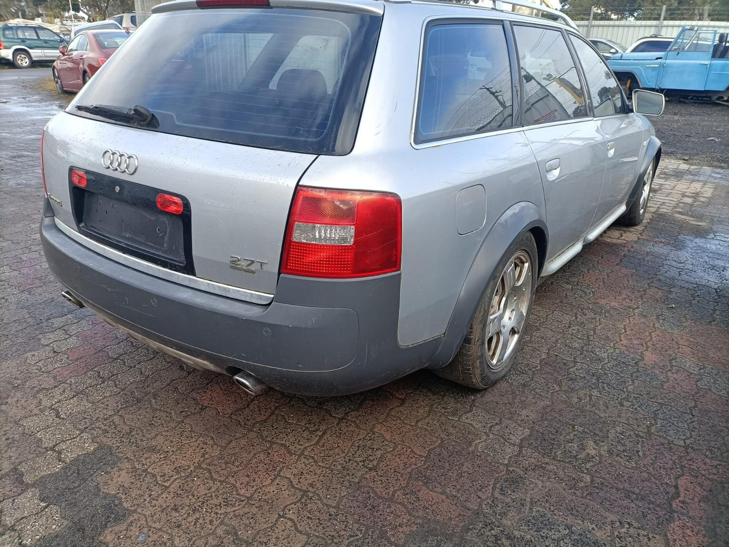 2003 AUDI A6 C5 01/02-12/05  COURTESY LIGHT