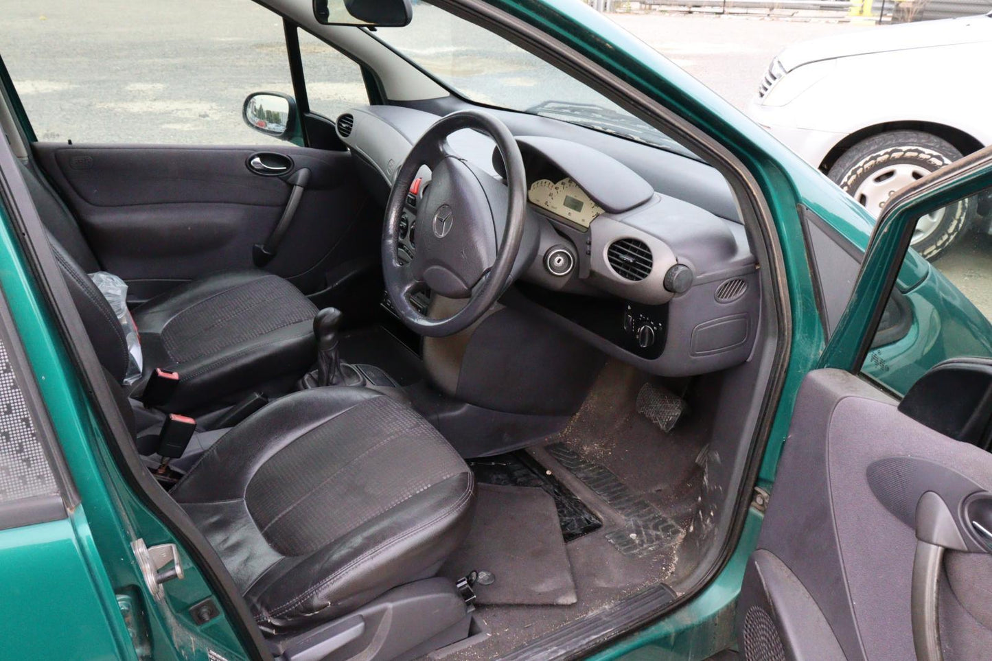 2000 MERCEDES A CLASS RIGHT REAR DOOR LOCK, W168, 10/98-03/05 A1687301635 DOOR BOOT GATE LOCK
