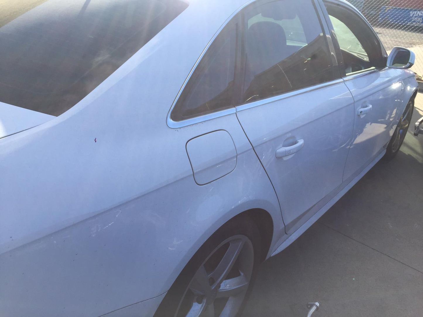 2011 AUDI A4 FRONT, W/ SUNROOF CONTROLS TYPE, BLACK, B8 8K, 04/08-06/12 8T0947140 COURTESY LIGHT