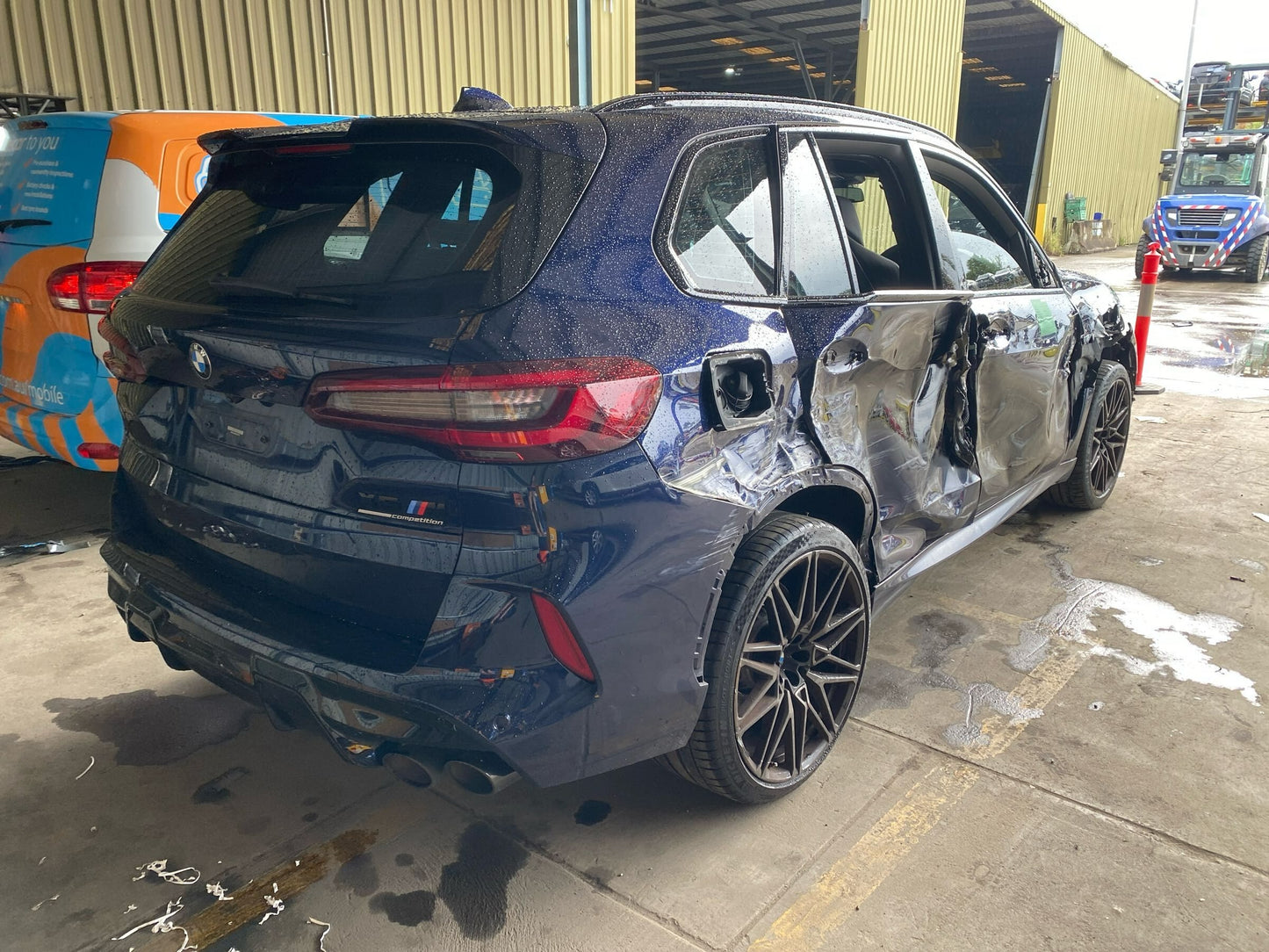 2020 BMW X5 G05, 08/18- 61667483867 WASHER BOTTLE