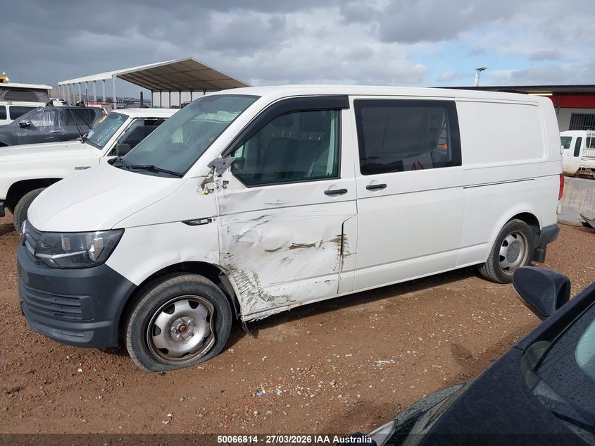2018 VOLKSWAGEN TRANSPORTER HEAD UNIT, W/ DISPLAY COMPOSITION COLOUR, 5IN TOUCHSCREEN, NON SAT NAV TYPE, T6, 07/15-07/20 1K8035150H RADIO CD DVD SAT TV