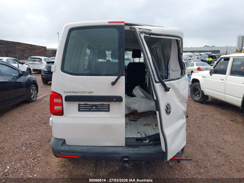 2018 VOLKSWAGEN TRANSPORTER HEAD UNIT, W/ DISPLAY COMPOSITION COLOUR, 5IN TOUCHSCREEN, NON SAT NAV TYPE, T6, 07/15-07/20 1K8035150H RADIO CD DVD SAT TV